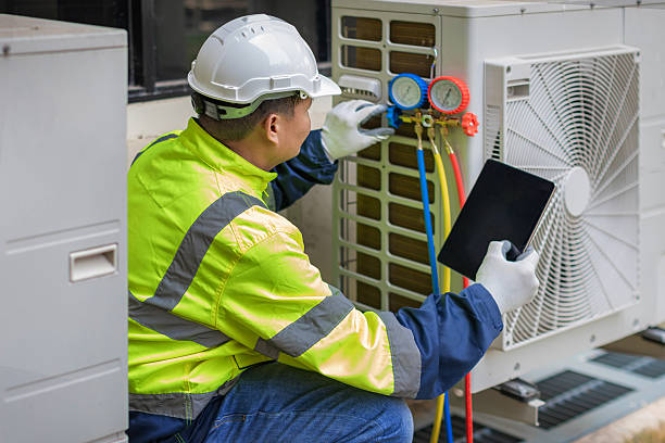 Professional Emergency Hvac technician working in Harpersville, AL